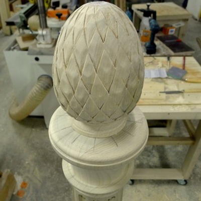 Restauratie antieke meubels, houtbewerking, restauratie betimmeringen, namaken van klassieke en moderne interieurs.