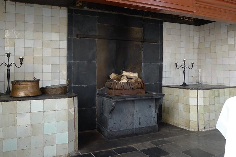 Maatwerk keuken ontworpen voor Kasteel van Rhoon